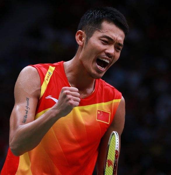 下显得有些 下显得有些