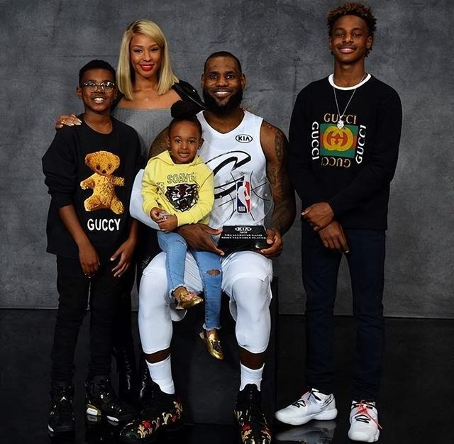 户郷与久保 户郷与久保